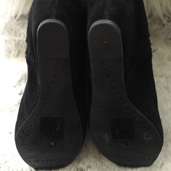 Dolce Vita Black Suede Wedge Booties - Picture 4 of 5